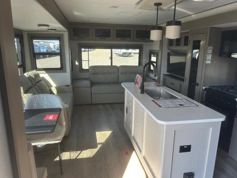 2026 Grand Design 2026 Grand Design Reflection - thumbnail 8