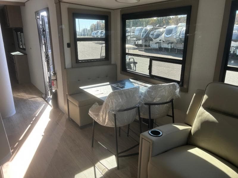 2026 Grand Design 2026 Grand Design Reflection - thumbnail 9