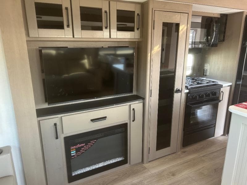 2026 Grand Design 2026 Grand Design Reflection - thumbnail 10