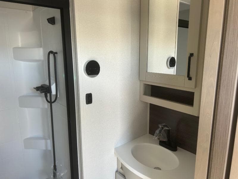 2026 Grand Design 2026 Grand Design Reflection - thumbnail 13