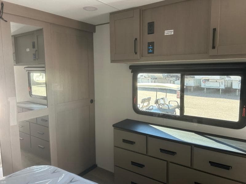 2026 Grand Design 2026 Grand Design Reflection - thumbnail 16