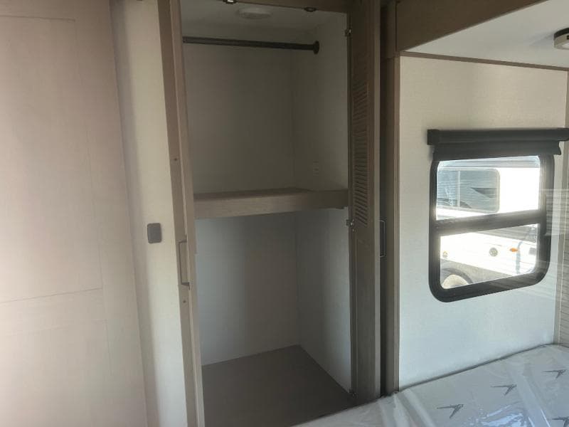 2026 Grand Design 2026 Grand Design Reflection - thumbnail 17