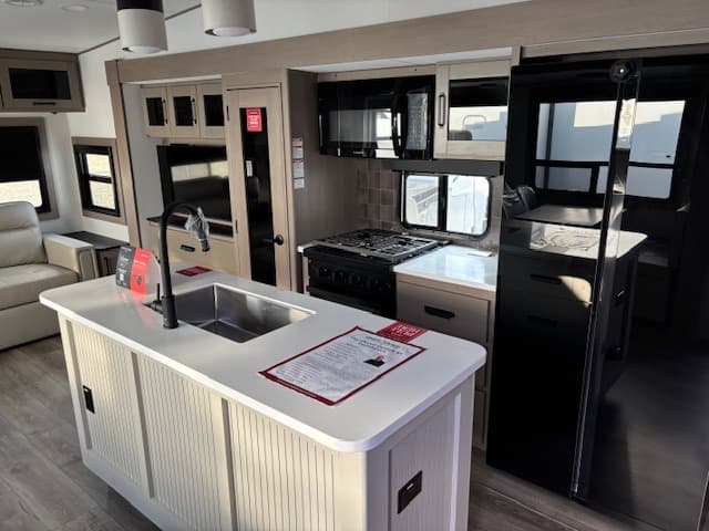 2026 Grand Design 2026 Grand Design Reflection - thumbnail 11