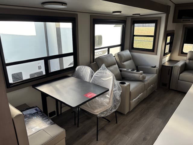 2026 Grand Design 2026 Grand Design Reflection - thumbnail 13