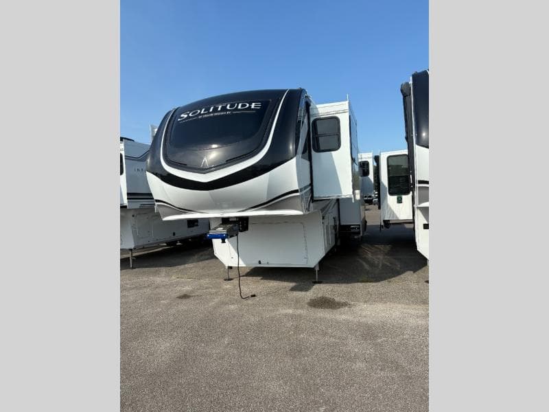 2026 Grand Design 2026 Grand Design Solitude - thumbnail 3