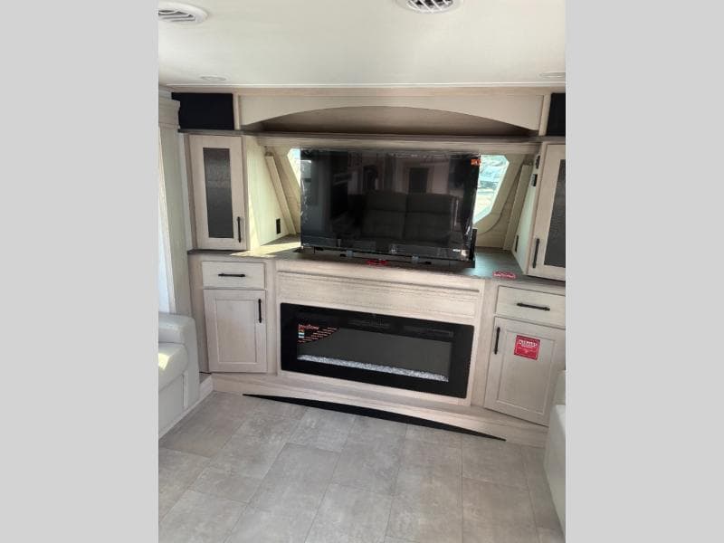 2026 Grand Design 2026 Grand Design Solitude - thumbnail 5