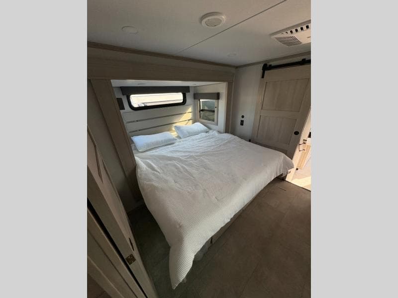 2026 Grand Design 2026 Grand Design Solitude - thumbnail 13