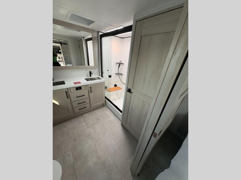 2026 Grand Design 2026 Grand Design Solitude - thumbnail 16