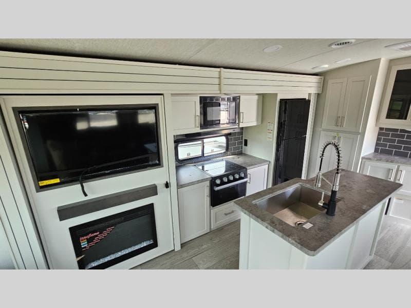 2025 Keystone RV 2025 Keystone RV Keystone Cougar - thumbnail 12