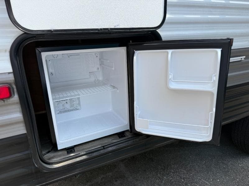 2022 Coleman 2022 Coleman Lantern LT - thumbnail 5