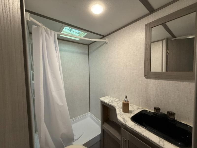 2022 Coleman 2022 Coleman Lantern LT - thumbnail 14