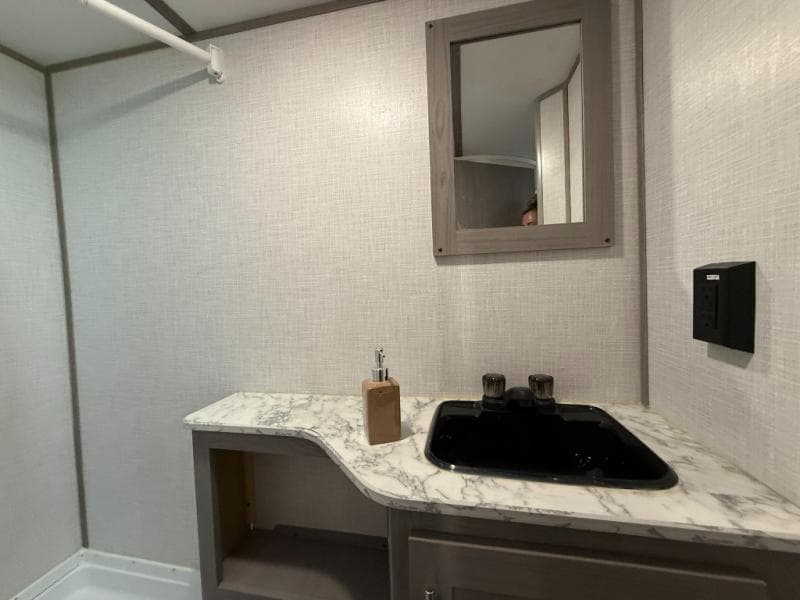 2022 Coleman 2022 Coleman Lantern LT - thumbnail 16