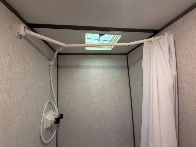 2022 Coleman 2022 Coleman Lantern LT - thumbnail 17