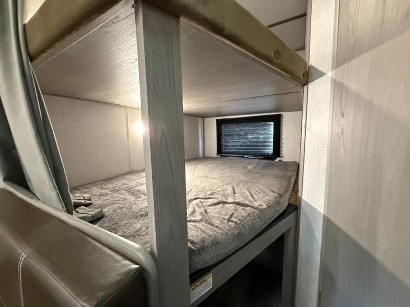 2022 Coleman 2022 Coleman Lantern LT - thumbnail 20