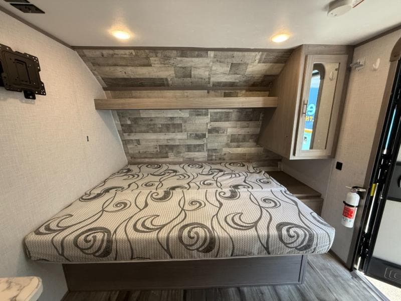 2022 Coleman 2022 Coleman Lantern LT - thumbnail 23