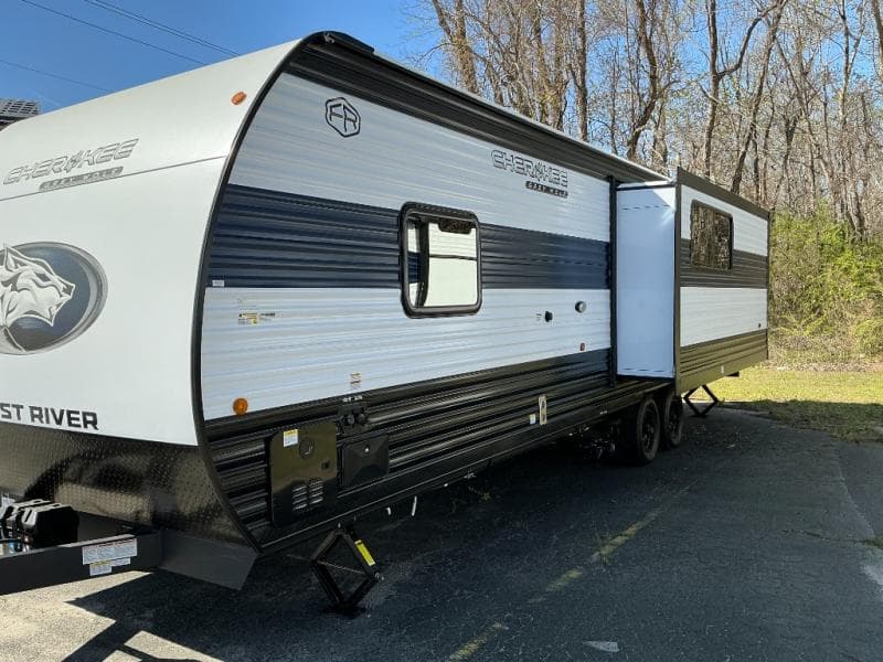 2025 Forest River 2025 Forest River Cherokee Grey Wolf - thumbnail 5