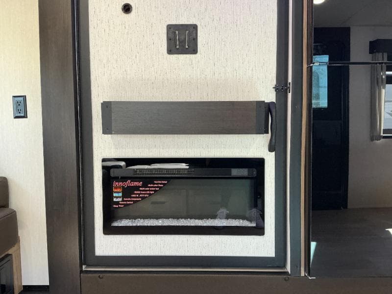 2025 Forest River 2025 Forest River Cherokee Grey Wolf - thumbnail 17