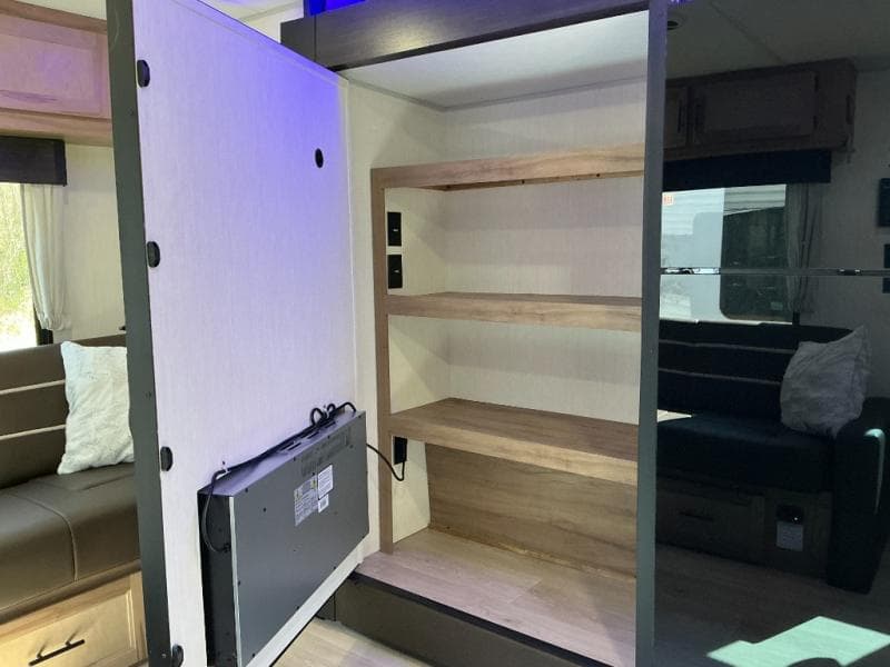 2025 Forest River 2025 Forest River Cherokee Grey Wolf - thumbnail 18