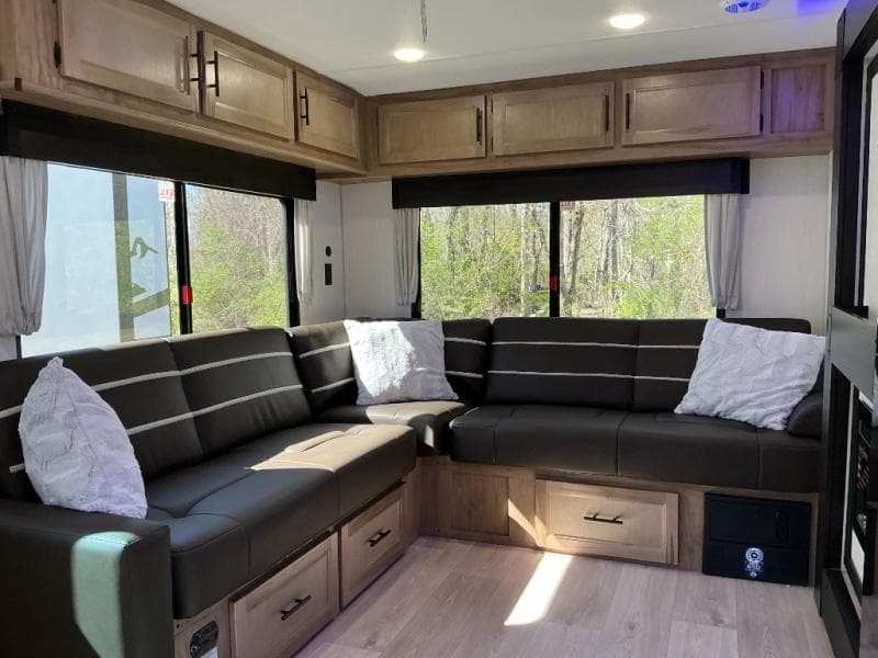 2025 Forest River 2025 Forest River Cherokee Grey Wolf - thumbnail 19