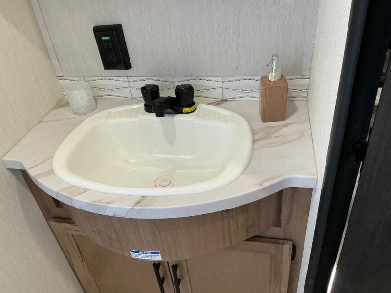 2025 Forest River 2025 Forest River Cherokee Grey Wolf - thumbnail 21