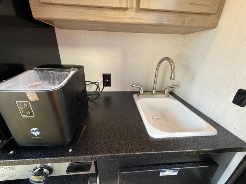 2026 Forest River 2026 Forest River Cherokee Wolf Den - thumbnail 8