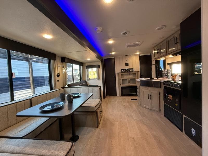 2026 Forest River 2026 Forest River Cherokee Wolf Den - thumbnail 11