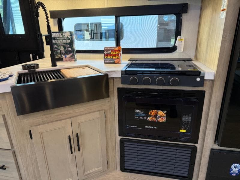 2026 Forest River 2026 Forest River Cherokee Wolf Den - thumbnail 14