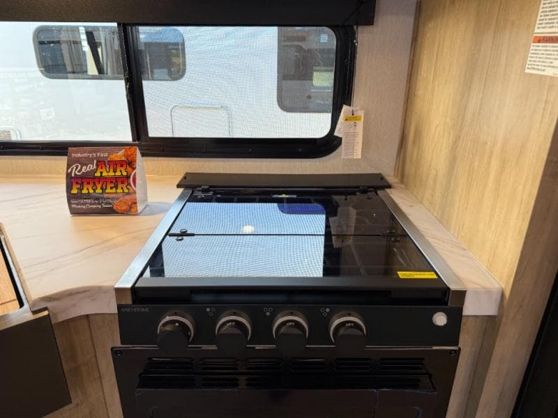 2026 Forest River 2026 Forest River Cherokee Wolf Den - thumbnail 16