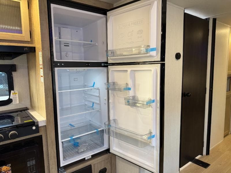 2026 Forest River 2026 Forest River Cherokee Wolf Den - thumbnail 17