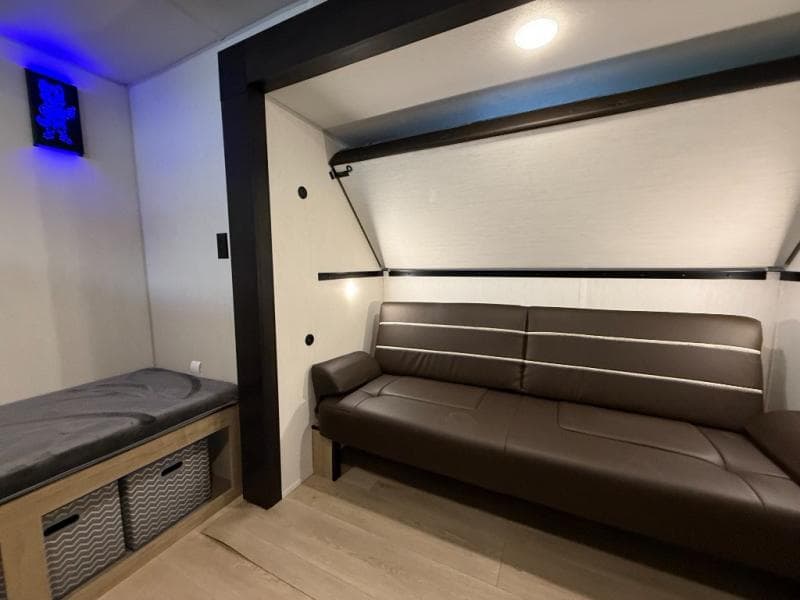 2026 Forest River 2026 Forest River Cherokee Wolf Den - thumbnail 35