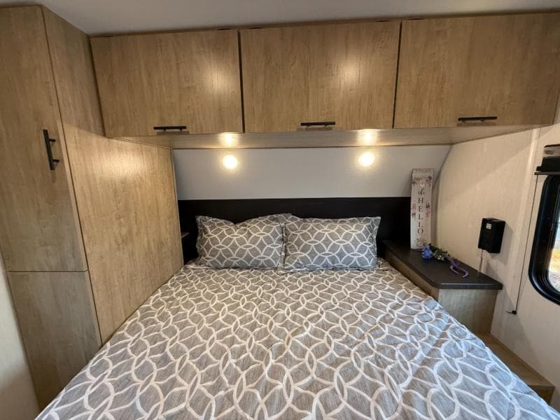 2026 Forest River 2026 Forest River Cherokee Wolf Den - thumbnail 40