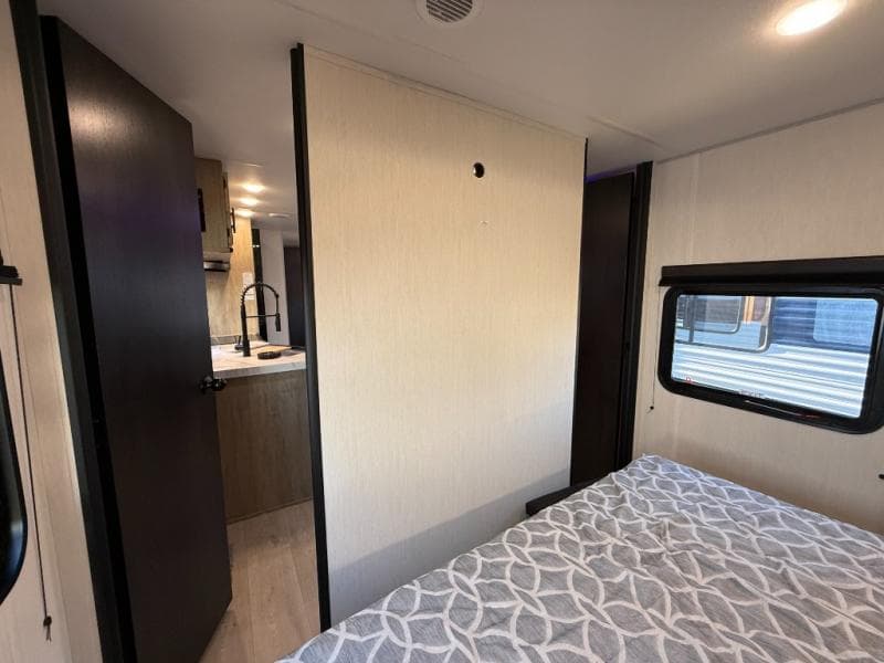 2026 Forest River 2026 Forest River Cherokee Wolf Den - thumbnail 41