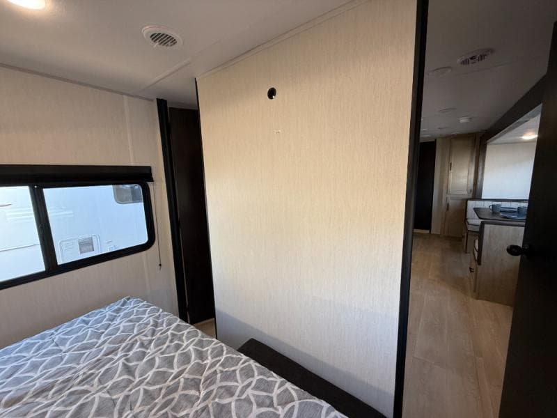 2026 Forest River 2026 Forest River Cherokee Wolf Den - thumbnail 42