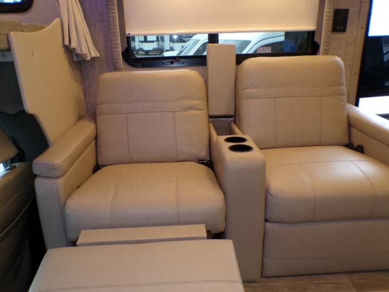 2022 Thor Motor Coach 2022 Thor Motor Coach Omni - thumbnail 27