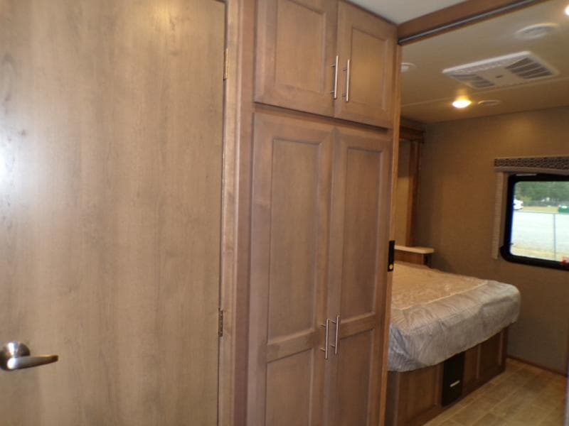 2022 Thor Motor Coach 2022 Thor Motor Coach Omni - thumbnail 45