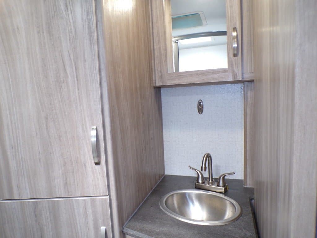 2022 Winnebago 2022 Winnebago Micro Minnie - thumbnail 35