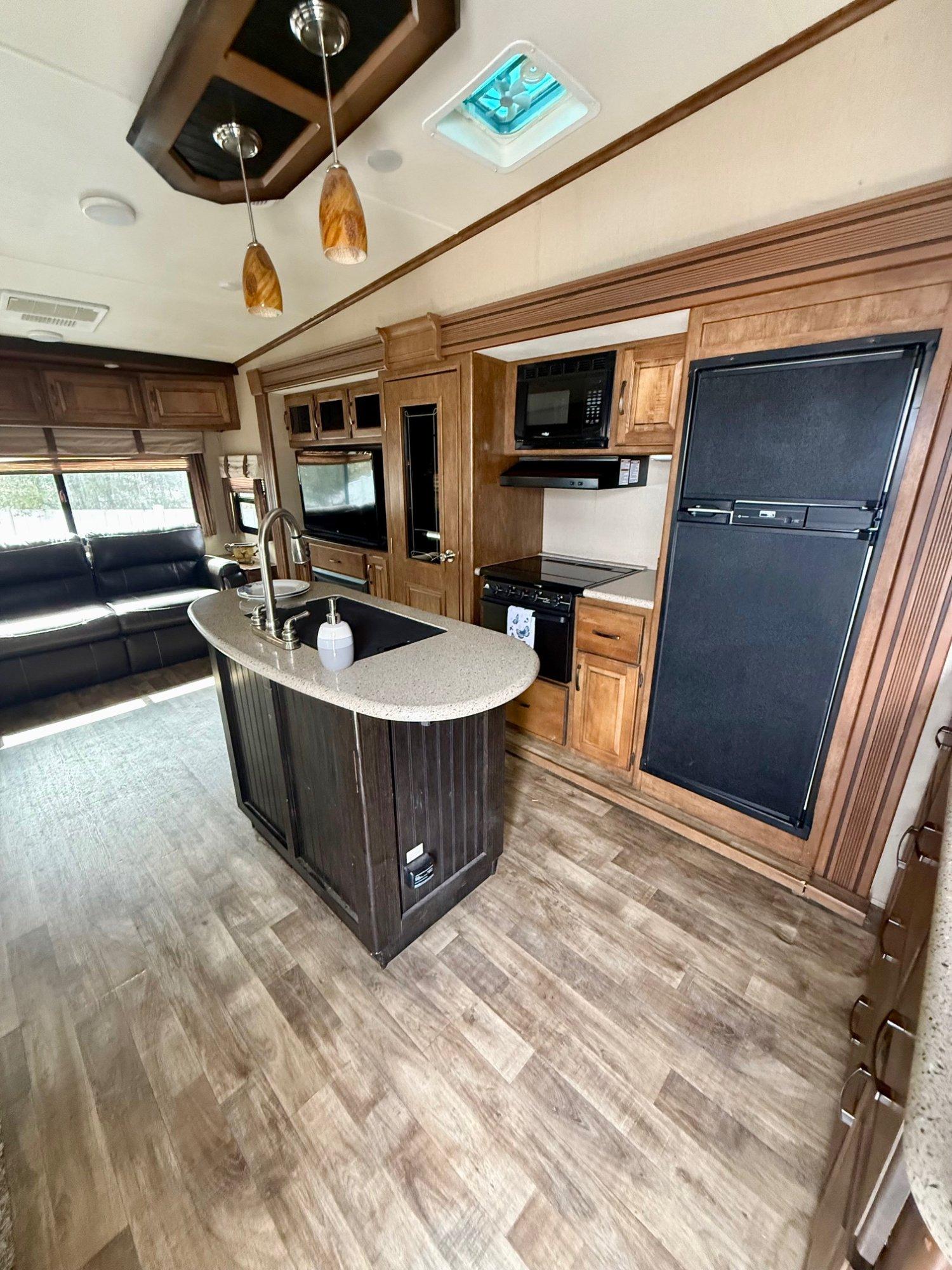 2016 Grand Design 2016 Grand Design Reflection - thumbnail 9