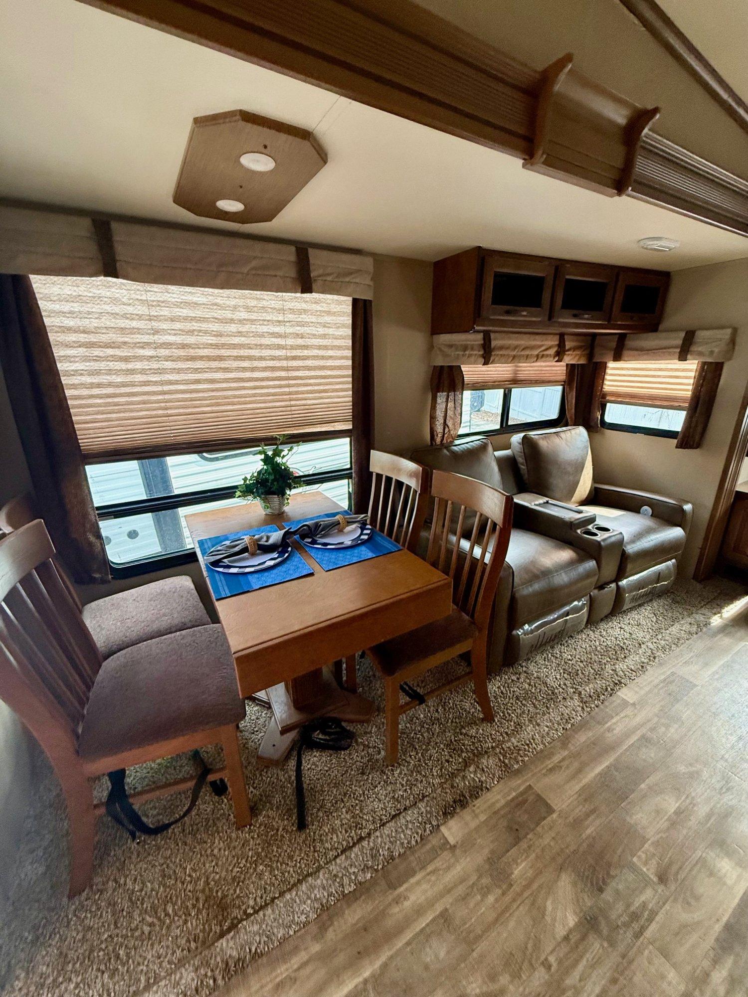 2016 Grand Design 2016 Grand Design Reflection - thumbnail 11