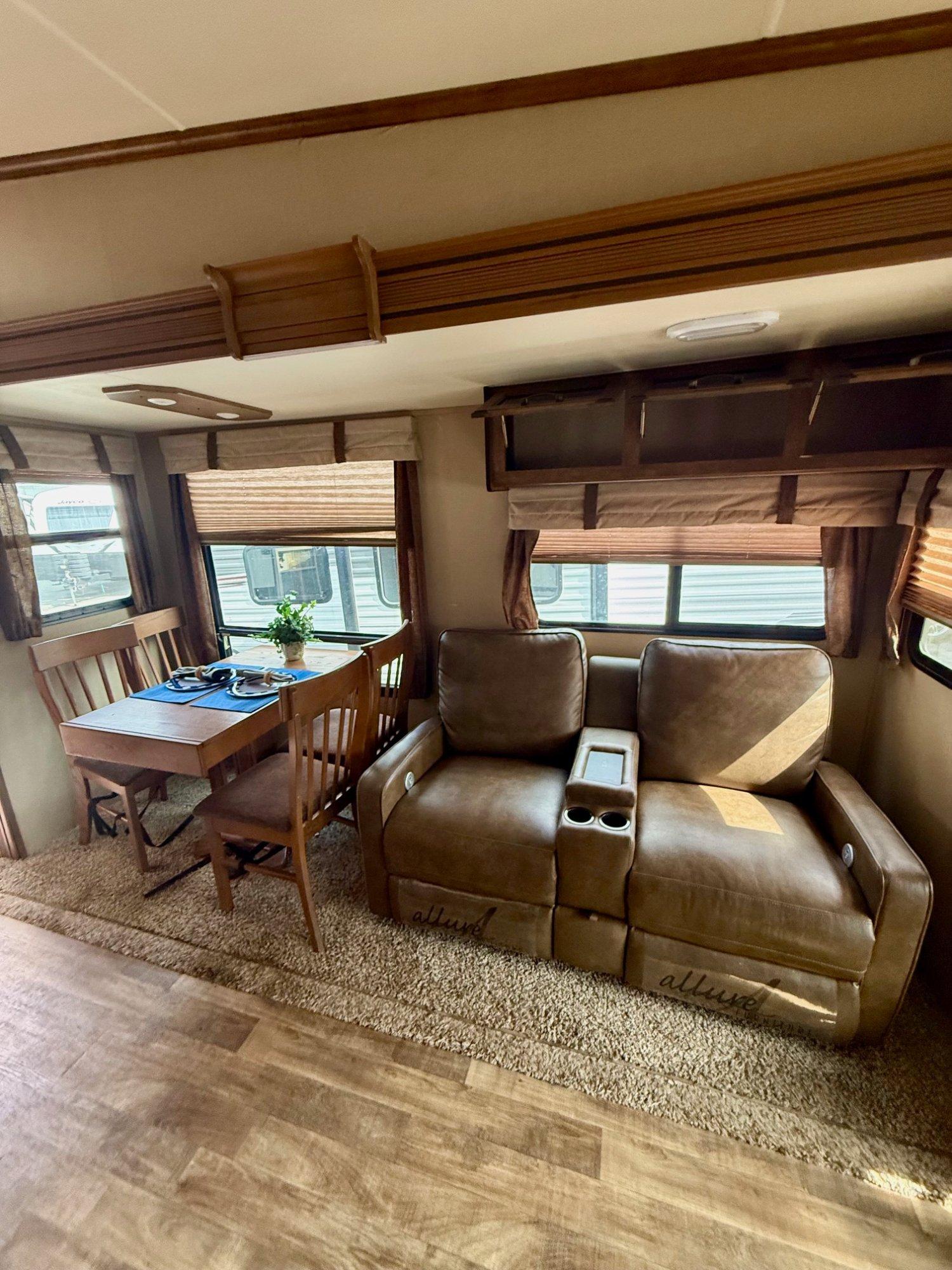 2016 Grand Design 2016 Grand Design Reflection - thumbnail 12