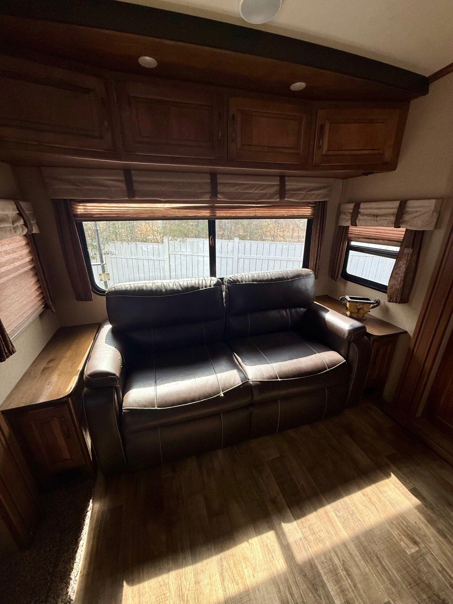 2016 Grand Design 2016 Grand Design Reflection - thumbnail 14