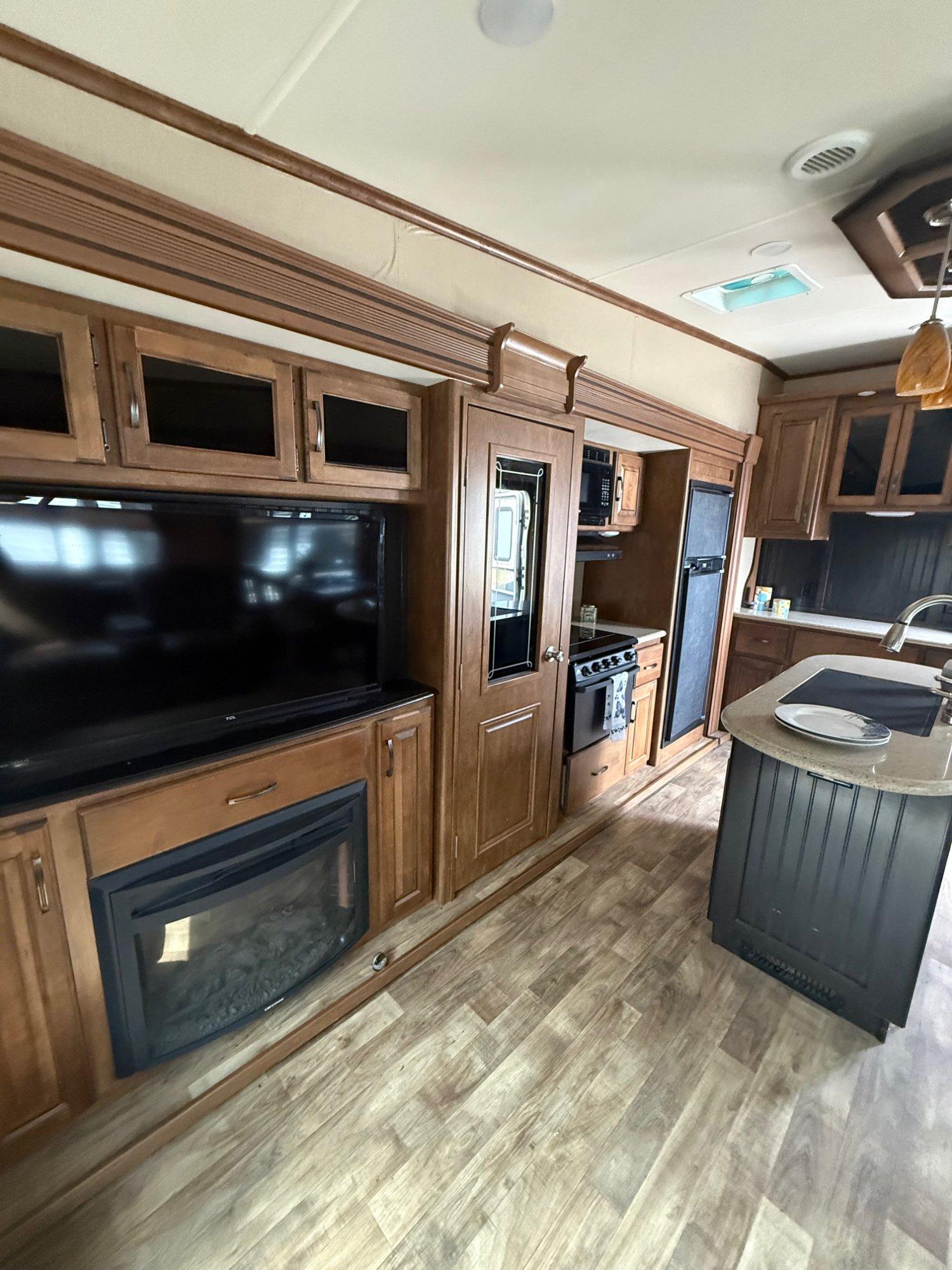 2016 Grand Design 2016 Grand Design Reflection - thumbnail 15