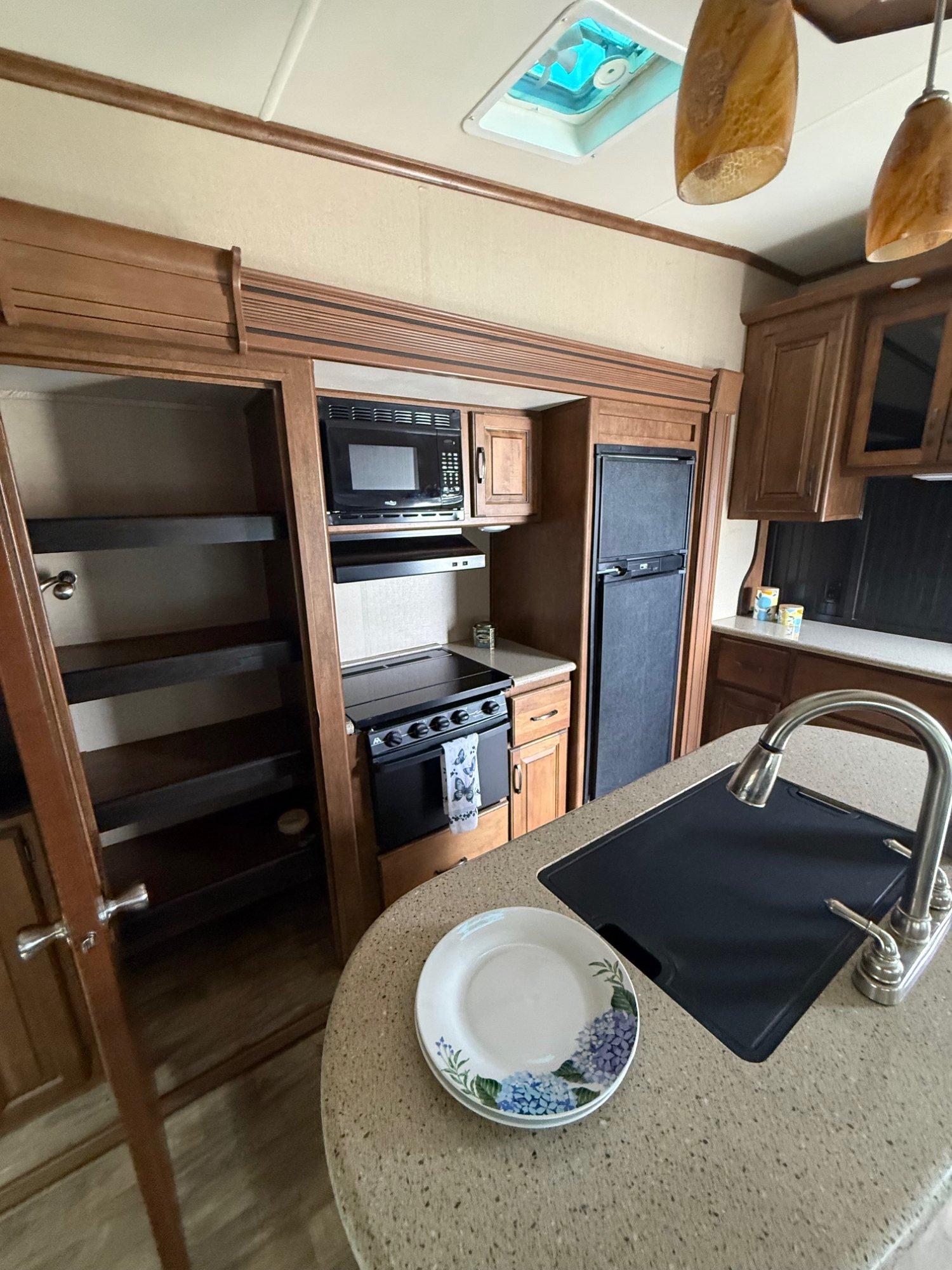 2016 Grand Design 2016 Grand Design Reflection - thumbnail 16