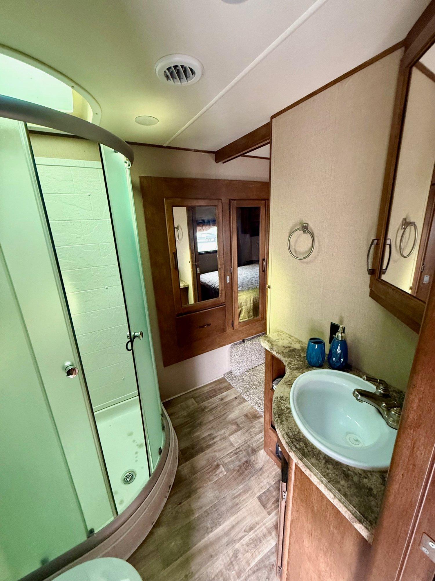 2016 Grand Design 2016 Grand Design Reflection - thumbnail 18