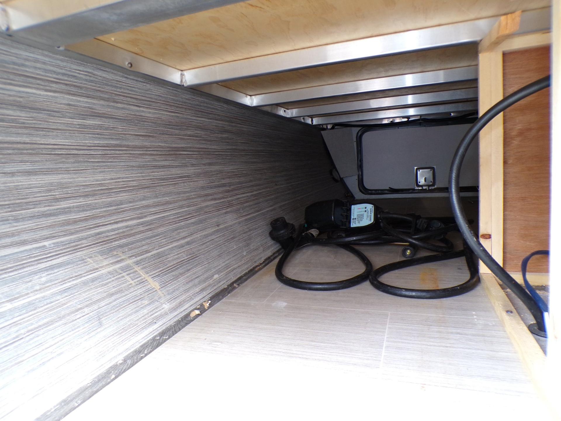 2021 Surveyor 2021 Surveyor Legend - thumbnail 12