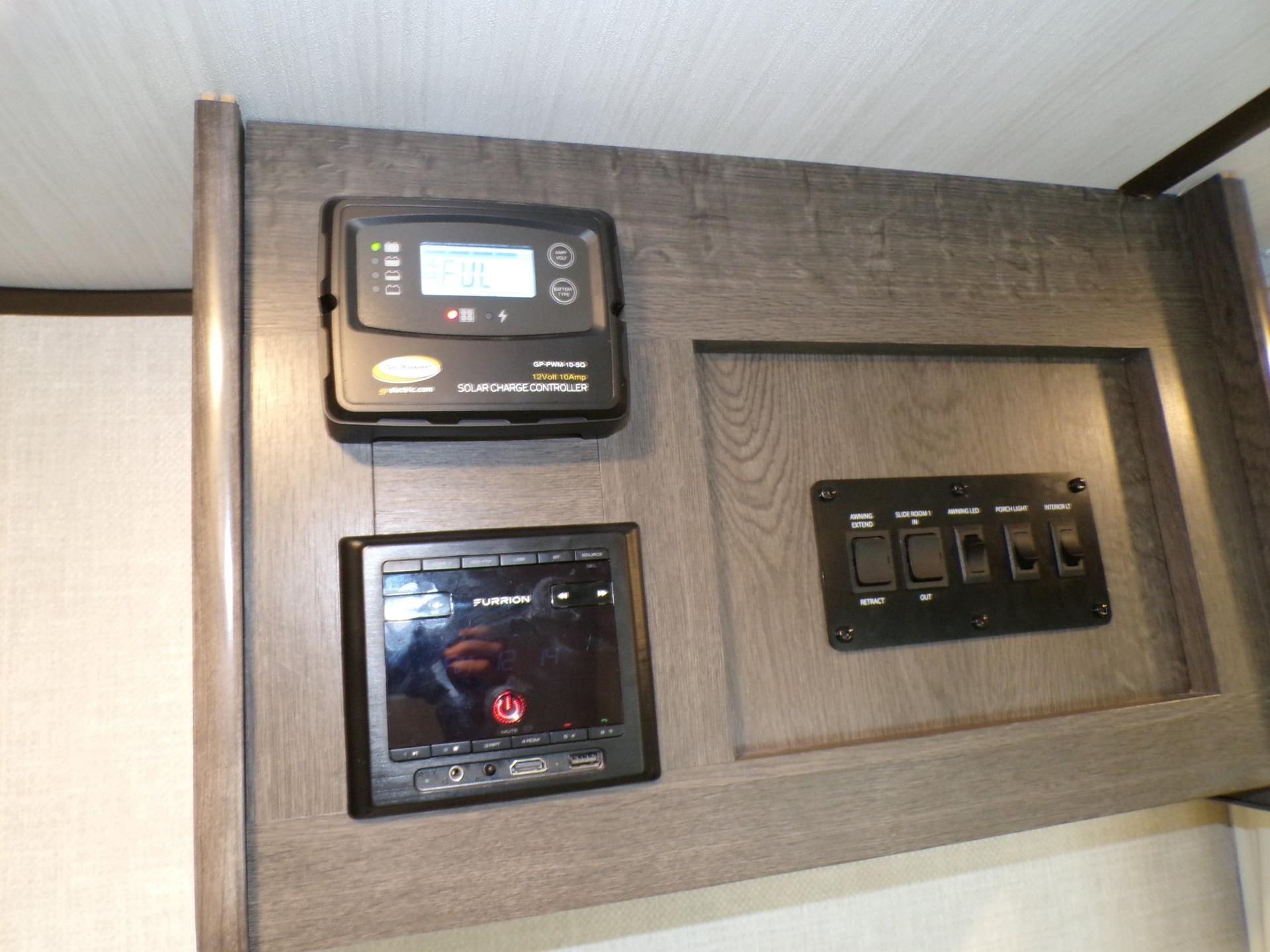 2021 Surveyor 2021 Surveyor Legend - thumbnail 16