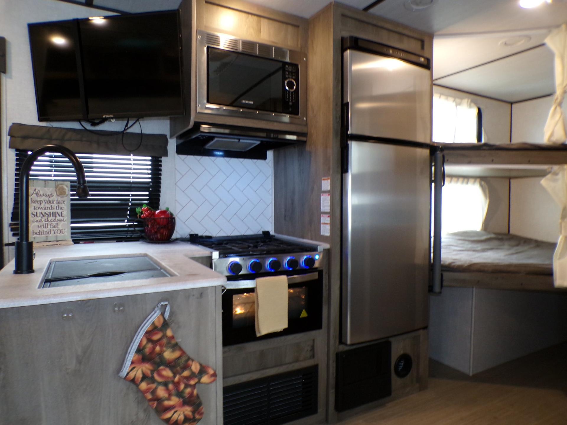 2021 Surveyor 2021 Surveyor Legend - thumbnail 27