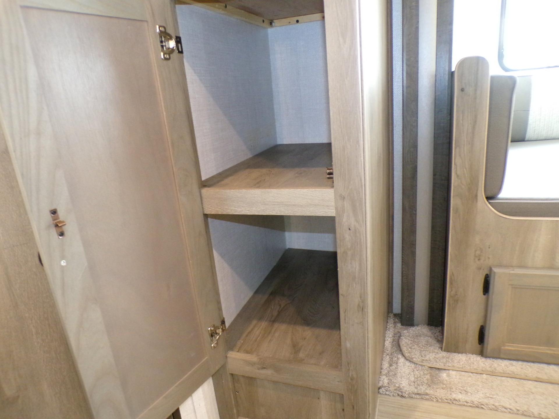 2021 Surveyor 2021 Surveyor Legend - thumbnail 33