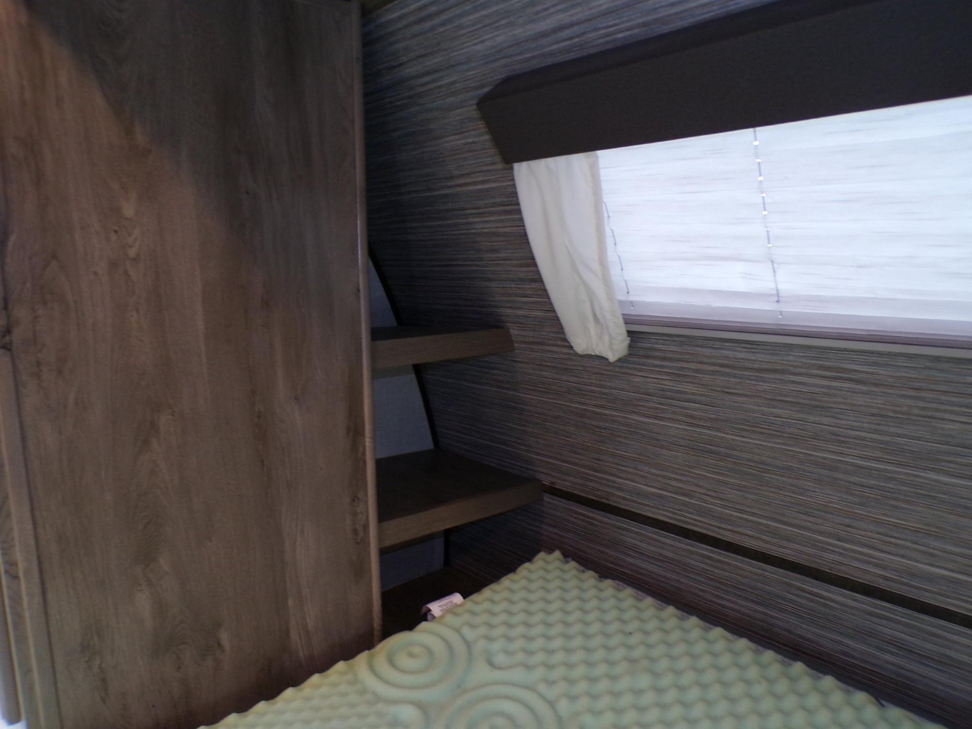 2021 Surveyor 2021 Surveyor Legend - thumbnail 40