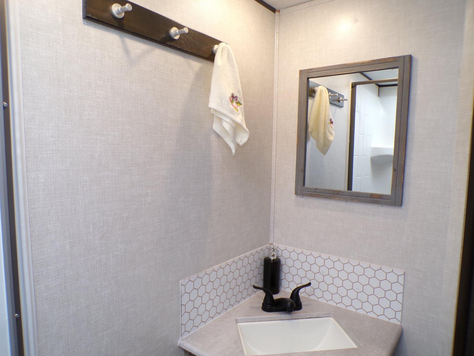 2021 Surveyor 2021 Surveyor Legend - thumbnail 46