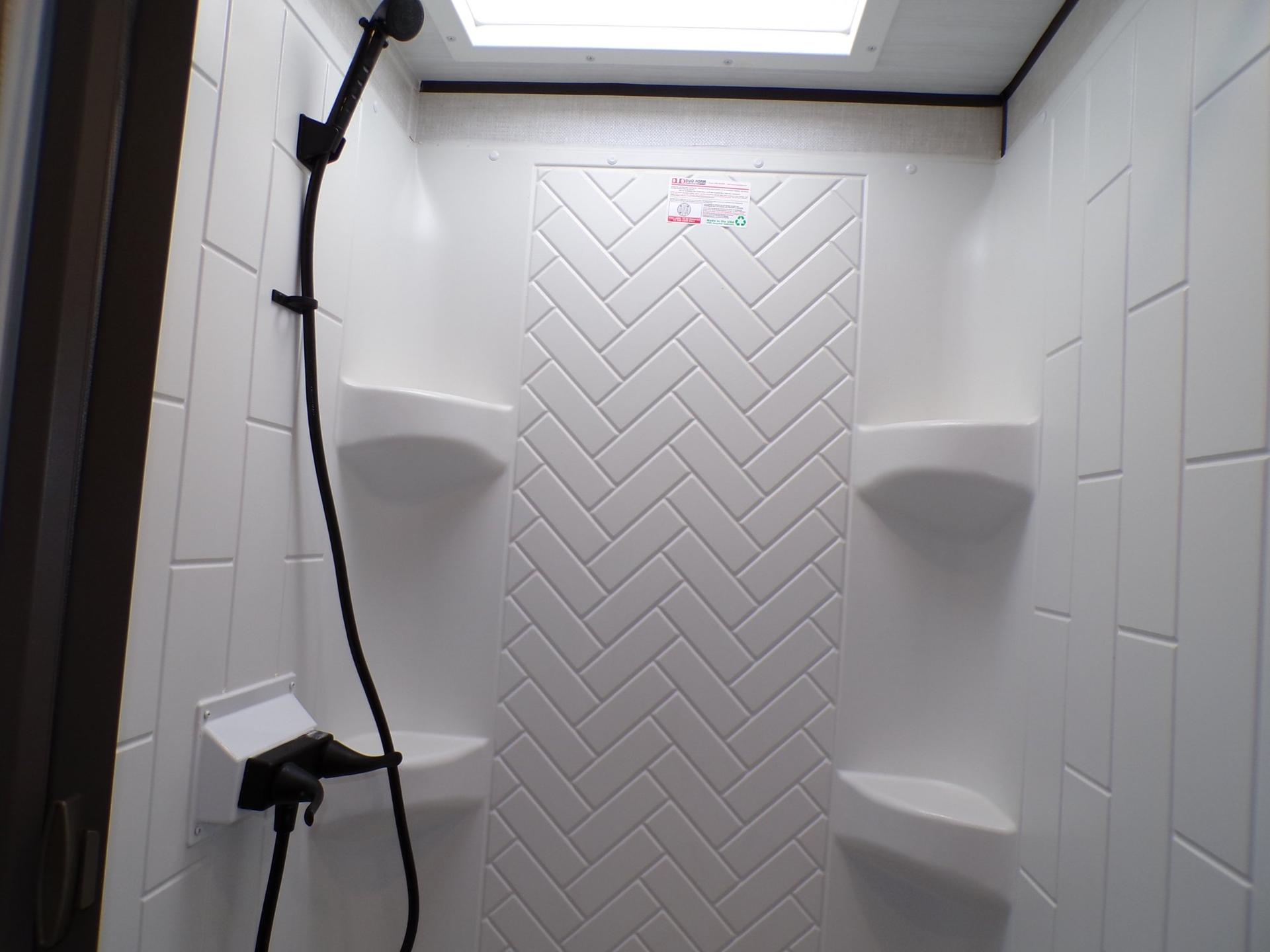 2021 Surveyor 2021 Surveyor Legend - thumbnail 47